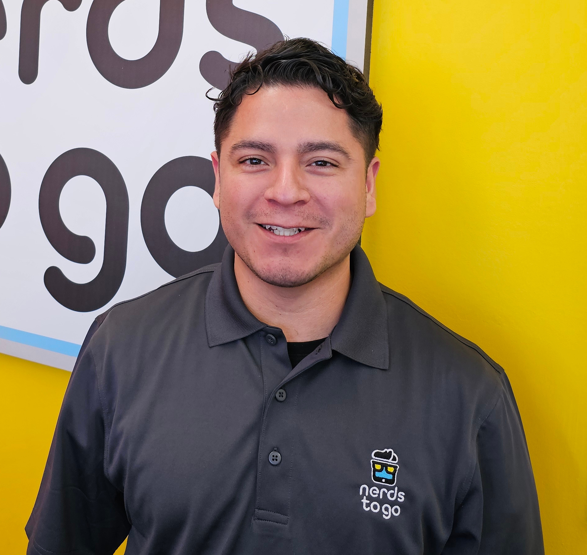Headshot of Victor Montoya